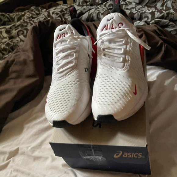 Athletic_Shoes
